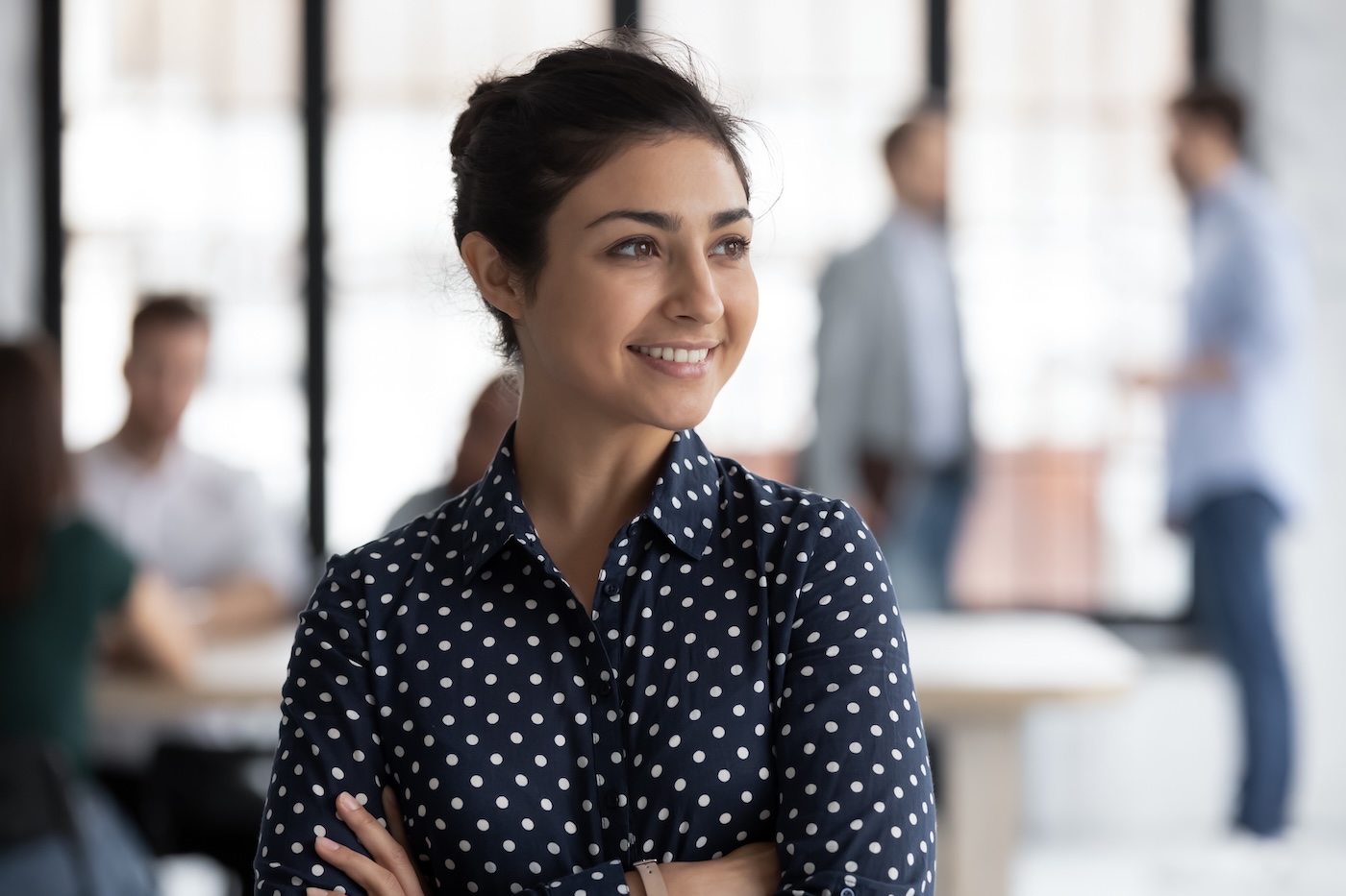 Confident smiling Indian female group leader looking at window with arms crossed. Team working in background. Successful young businesswoman dreaming of company or project future. Head shot SSUCv3H4sIAAAAAAAACpxTyW7cMAy9F+g/DHwOAe1LfqXogZLoGSMeO7DlFEGQf6+8jqfHXgTxkXzcv37+uFyqgGMTq9fL1ywVuWnbacwD5qbvCsxeNnygLtFwRj4GadgZoNTkfmiwPYMBc7x1eKcCdlPbzvD3oqzGjHkaaZyjb1DETNfCsYIHxZrir1W+7IpFWTyKqqpeTtg4hQXboZX8vzzXz++9GrxSFz8fuRUoDYT3MTdLhUeKRWH1EzUX4km2/oiy088BWrx//kP05GaC8FomC8I5AYppD4FJD0lYn5zkXIb0IF4/SxVbhwdqCdembzGqWmnLiBEwbqhQcgbIDQcynlvluQ/hSL0y6IJynCBJFkFFaQGtFFB7q/RMEDAextpK572KkBwxUDYV5pQ8OHJSBXIuSH4Yi5ACq7kHVVTlSQkw6AhGEdeChE6GHsxcRGesAyFMKDm7WNqgLJCMUvlaeJRH+6tgjOY6KojBW1DcETjDPIigZHLauVrg0rN1ENXbn0zD/byXOKWmP63kRx+xnQ3kqbXvQxOb7npy6/NtuZndLfZTl4d5vsdQq7bv3zG08/bUhZN2/IbjWMzTjp8CxXKh/f0Up+vzMtGNtUrljGaRS2Eks9ZLJZQyTrrNYD29W1N4lnR2oiLHtyadS2/mDCrDdNBoBBjCMiGHElzZNmBoow4U6zrWpYXffwEAAP//AwChVONWVQQAAA==